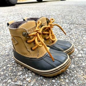 Sperry Winter Boot Toddler- size 6 little kid